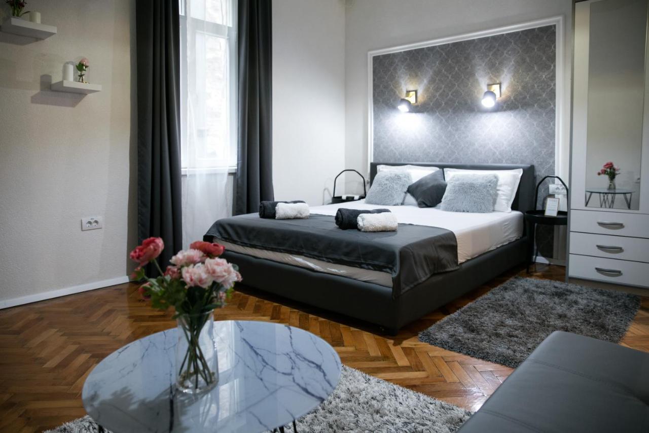 Natalie'S Place Belgrado Buitenkant foto